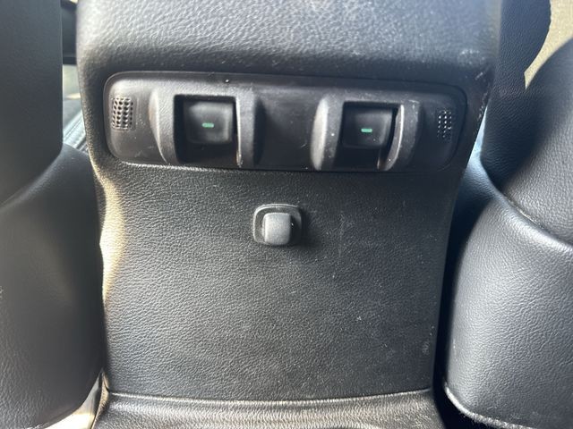 Jeep Wrangler Unlimited Vehicle Full-screen Gallery Image 22