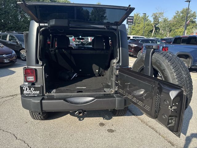 Jeep Wrangler Unlimited Vehicle Full-screen Gallery Image 26