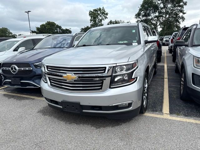 Chevrolet Suburban Vehicle Full-screen Gallery Image 02