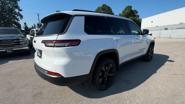 Jeep Grand Cherokee L Vehicle Full-screen Gallery Image 11