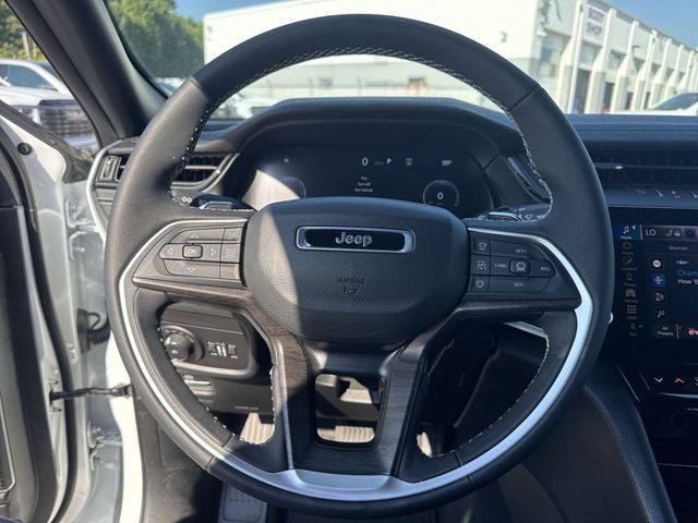 Jeep Grand Cherokee L Vehicle Full-screen Gallery Image 14