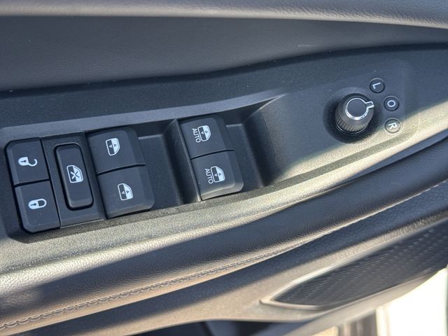 Jeep Grand Cherokee L Vehicle Full-screen Gallery Image 28