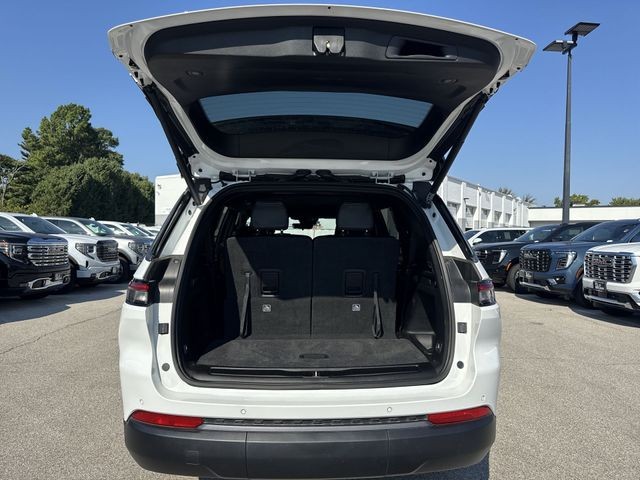 Jeep Grand Cherokee L Vehicle Full-screen Gallery Image 30