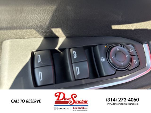 GMC Sierra 1500 Vehicle Full-screen Gallery Image 13