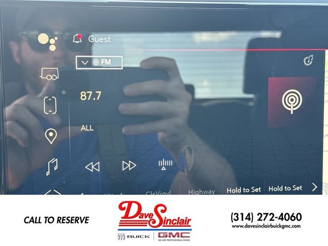 GMC Sierra 2500HD Vehicle Full-screen Gallery Image 16