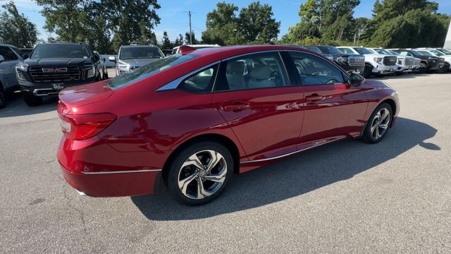 Honda Accord Sedan Vehicle Full-screen Gallery Image 11