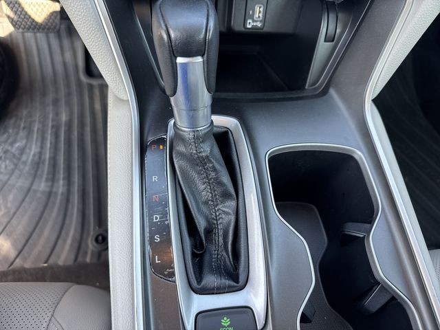 Honda Accord Sedan Vehicle Full-screen Gallery Image 19