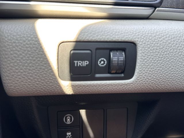 Honda Accord Sedan Vehicle Full-screen Gallery Image 21