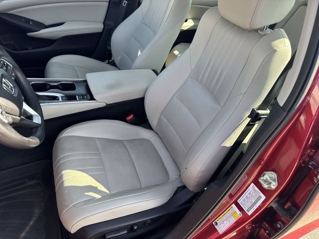 Honda Accord Sedan Vehicle Full-screen Gallery Image 23