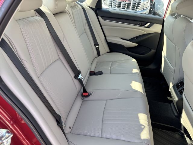 Honda Accord Sedan Vehicle Full-screen Gallery Image 30