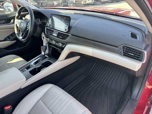 Honda Accord Sedan Vehicle Full-screen Gallery Image 32