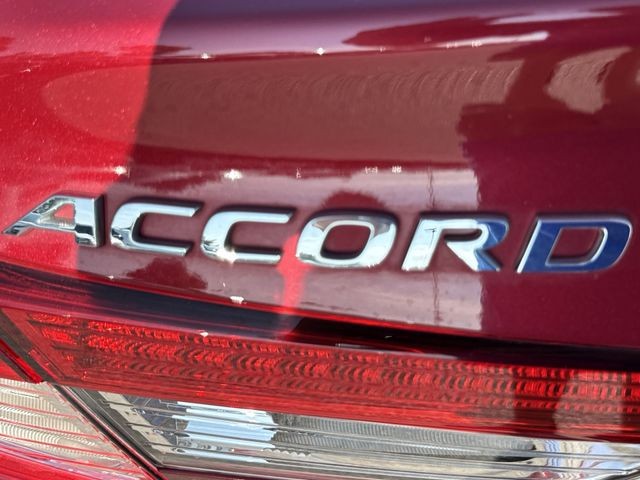 Honda Accord Sedan Vehicle Full-screen Gallery Image 35
