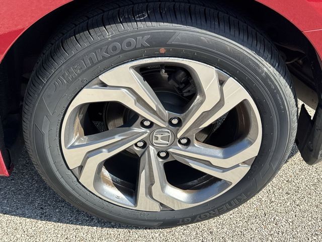 Honda Accord Sedan Vehicle Full-screen Gallery Image 36