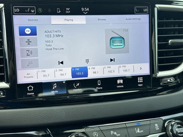 Chrysler Pacifica Vehicle Full-screen Gallery Image 17