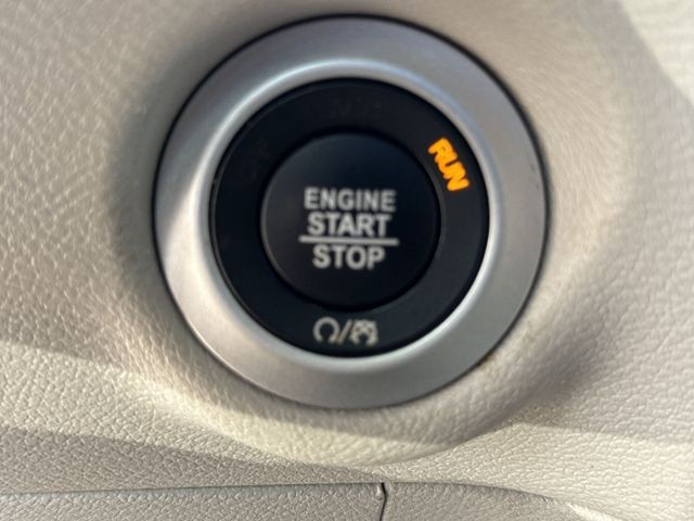 Chrysler Pacifica Vehicle Full-screen Gallery Image 20
