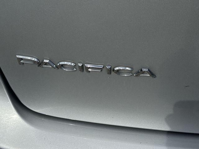Chrysler Pacifica Vehicle Full-screen Gallery Image 33