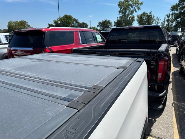 GMC Sierra 1500 Vehicle Full-screen Gallery Image 11