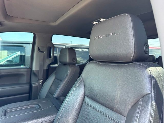 GMC Sierra 1500 Vehicle Full-screen Gallery Image 15