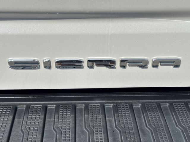 GMC Sierra 1500 Vehicle Full-screen Gallery Image 37