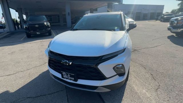 Chevrolet Blazer Vehicle Full-screen Gallery Image 05