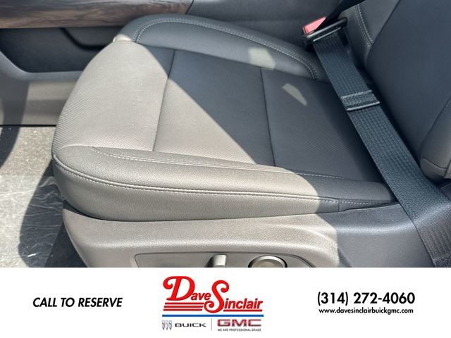 GMC Sierra 1500 Vehicle Full-screen Gallery Image 12