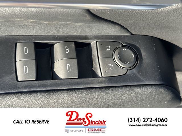 GMC Terrain Vehicle Full-screen Gallery Image 13