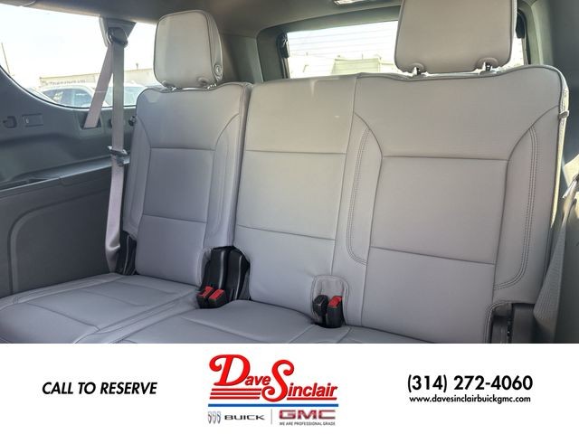 GMC Yukon XL Vehicle Full-screen Gallery Image 24