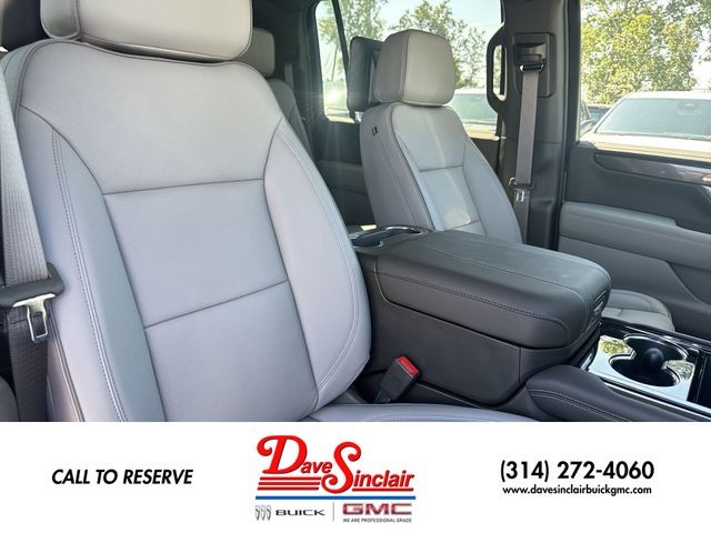 GMC Yukon XL Vehicle Full-screen Gallery Image 26