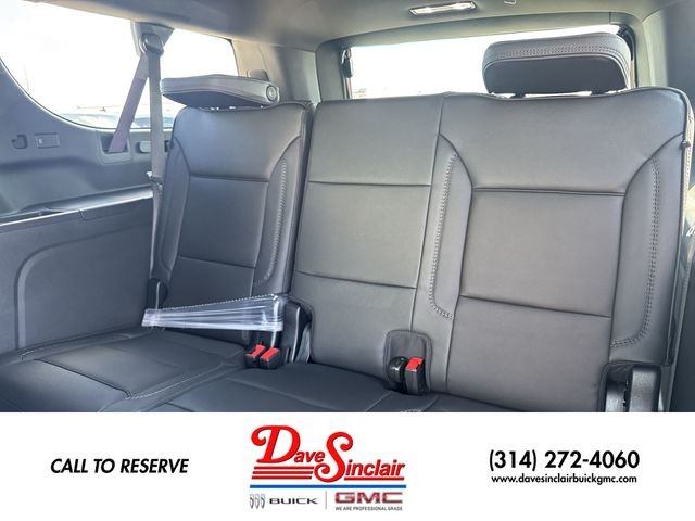 GMC Yukon XL Vehicle Full-screen Gallery Image 24
