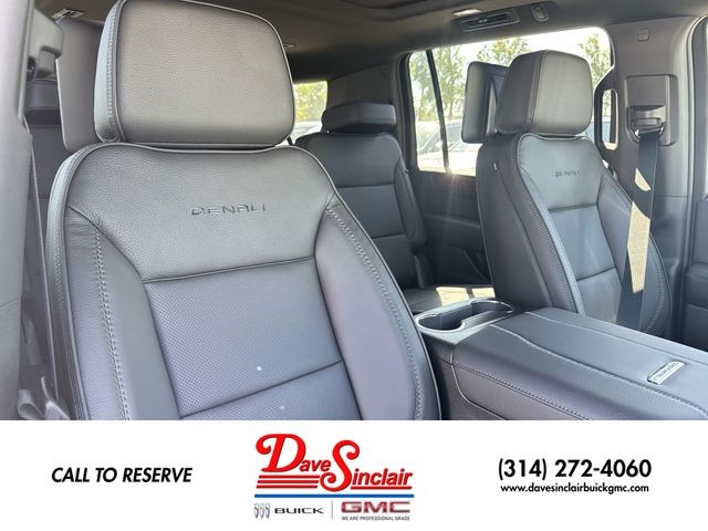 GMC Yukon XL Vehicle Full-screen Gallery Image 26