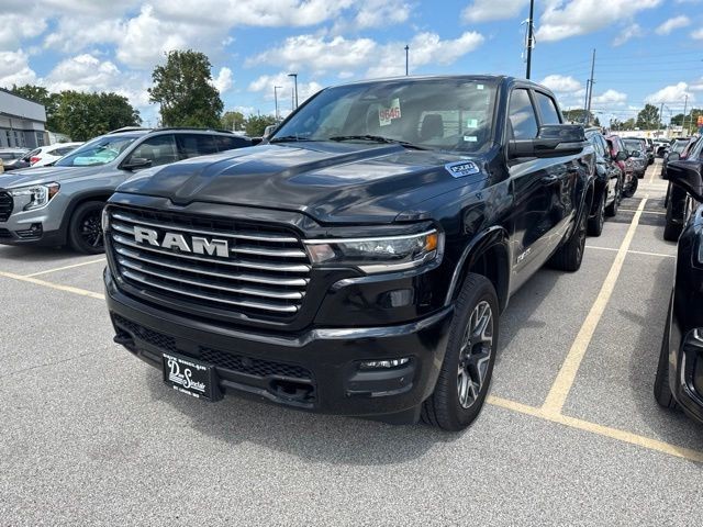 Ram 1500 Vehicle Full-screen Gallery Image 02