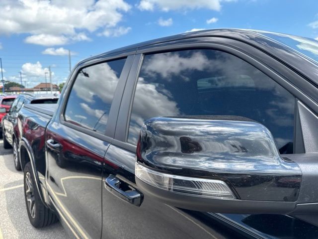 Ram 1500 Vehicle Full-screen Gallery Image 15