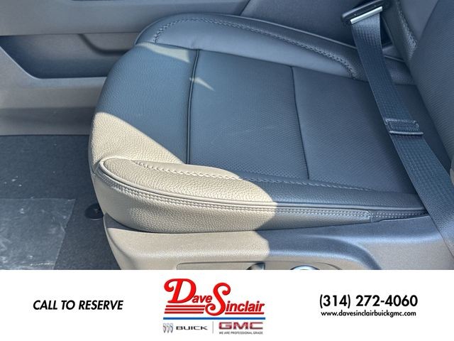 GMC Sierra 1500 Vehicle Full-screen Gallery Image 12