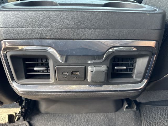 GMC Sierra 1500 Limited Vehicle Full-screen Gallery Image 26