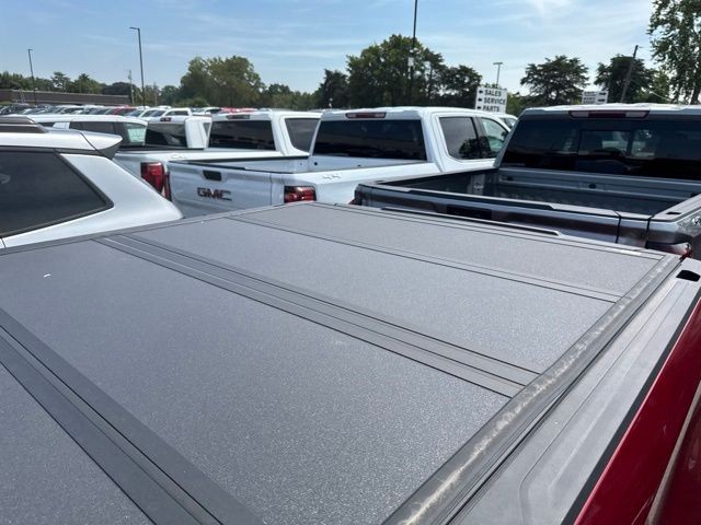 GMC Sierra 1500 Vehicle Full-screen Gallery Image 17