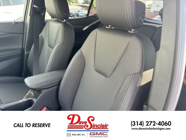 Buick Encore GX Vehicle Full-screen Gallery Image 11