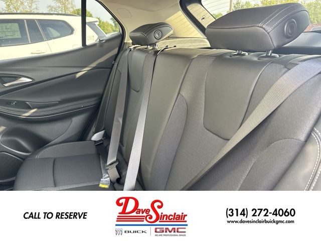 Buick Encore GX Vehicle Full-screen Gallery Image 21
