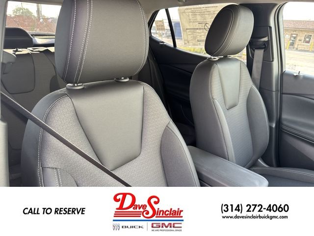 Buick Encore GX Vehicle Full-screen Gallery Image 23