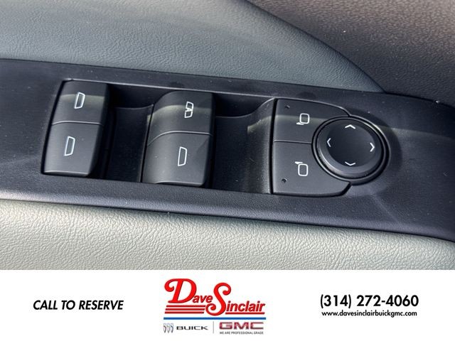 GMC Terrain Vehicle Full-screen Gallery Image 13