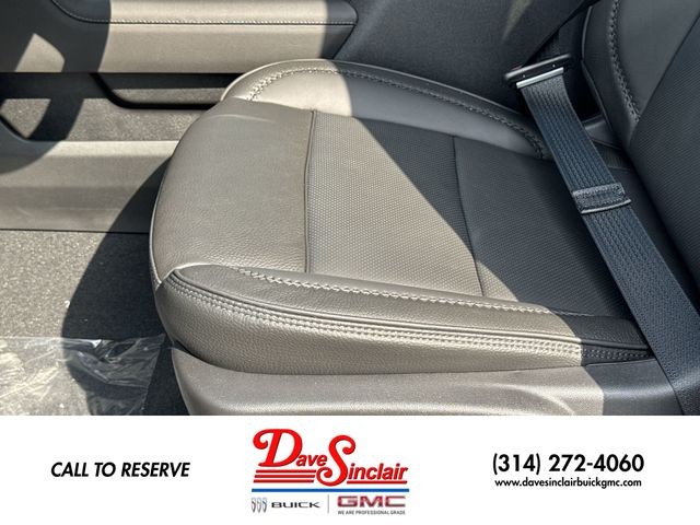 GMC Sierra 1500 Vehicle Full-screen Gallery Image 12
