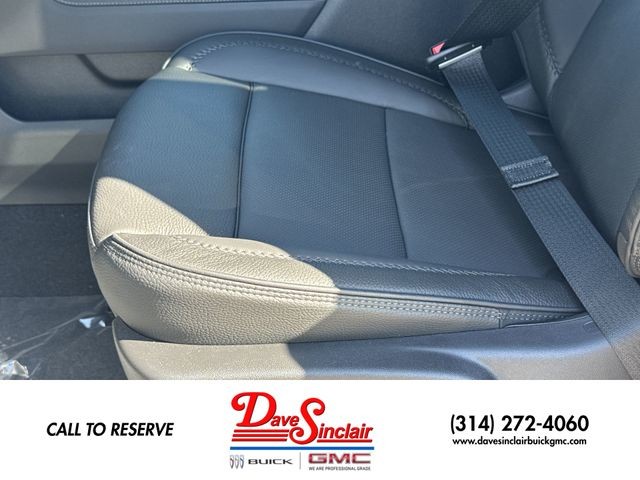 GMC Sierra 1500 Vehicle Full-screen Gallery Image 12