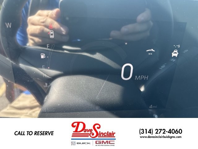 Buick Encore GX Vehicle Full-screen Gallery Image 15