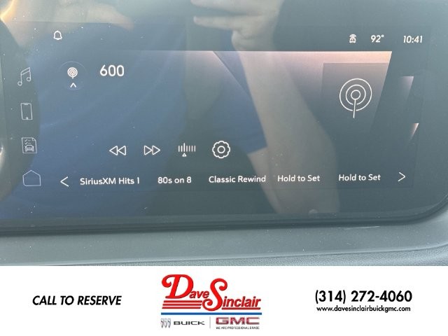 Buick Encore GX Vehicle Full-screen Gallery Image 16