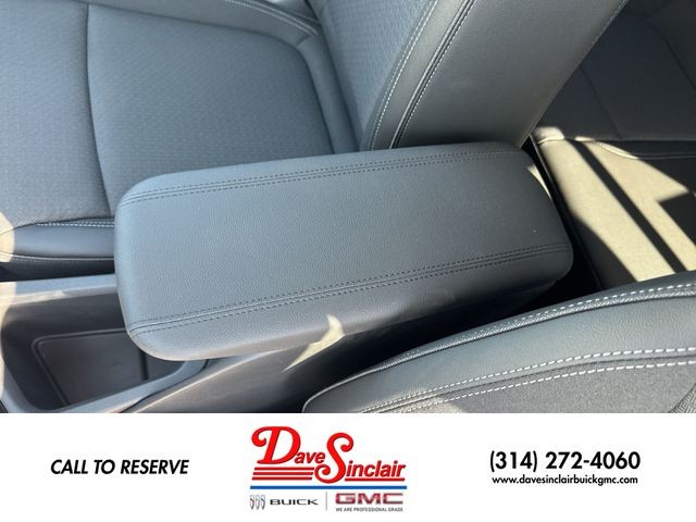 Buick Encore GX Vehicle Full-screen Gallery Image 20