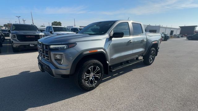 GMC Canyon Vehicle Full-screen Gallery Image 06