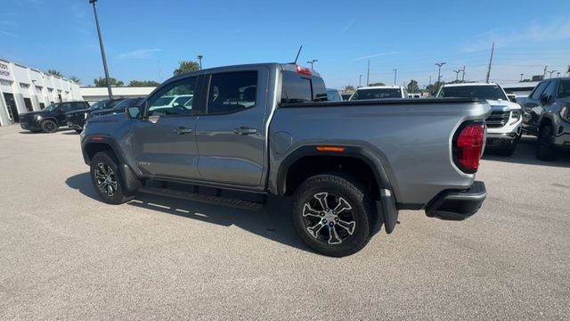 GMC Canyon Vehicle Full-screen Gallery Image 09