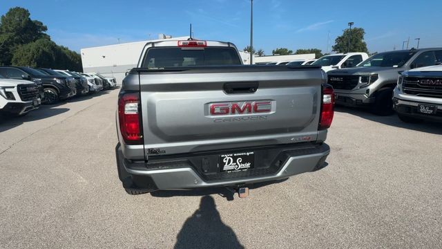 GMC Canyon Vehicle Full-screen Gallery Image 10
