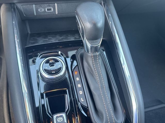 GMC Canyon Vehicle Full-screen Gallery Image 20