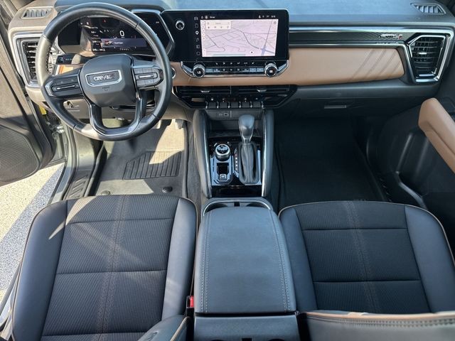 GMC Canyon Vehicle Full-screen Gallery Image 24