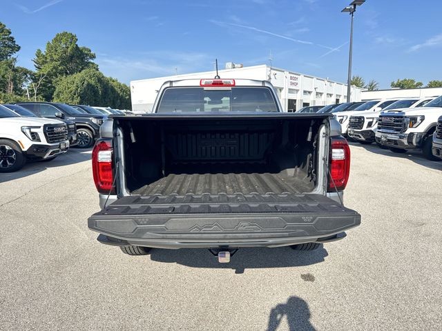 GMC Canyon Vehicle Full-screen Gallery Image 29